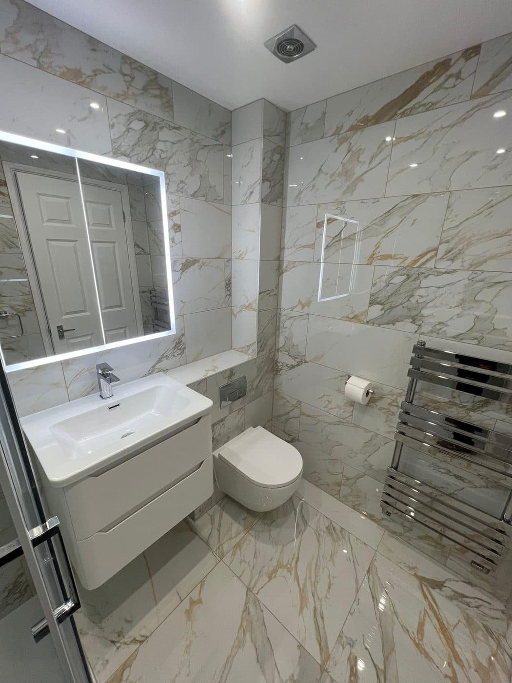 Walk-in Shower Room in Peckham — a calm, uncluttered walk-in shower room